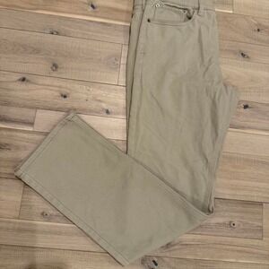 Izod khaki straight leg jeans  32/32